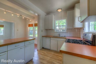 300 W 37th St in Austin, TX - Building Photo - Building Photo