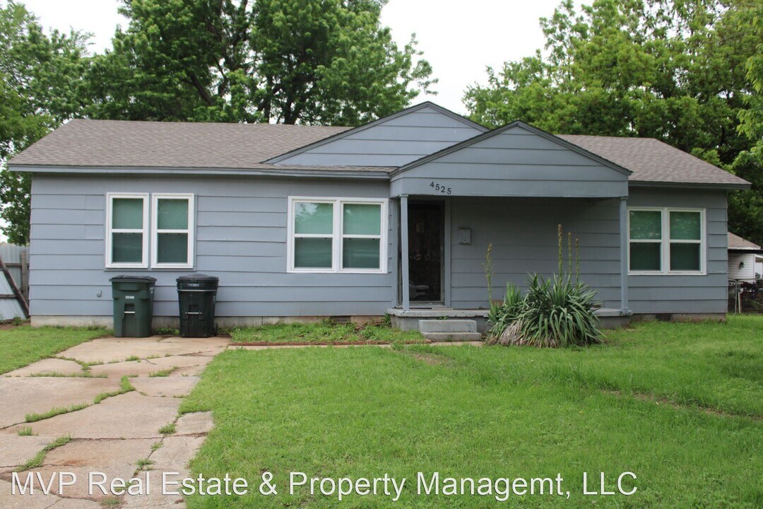 4525 SE 25th St Photo