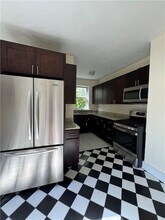 58 Roanoke St in Providence, RI - Foto de edificio - Building Photo