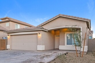 9132 W Cordes Rd in Tolleson, AZ - Foto de edificio - Building Photo