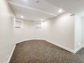 847 W Wellington Ave, Unit 3 in Chicago, IL - Building Photo - Building Photo