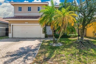 13168 SW 143rd Terrace in Miami, FL - Foto de edificio - Building Photo