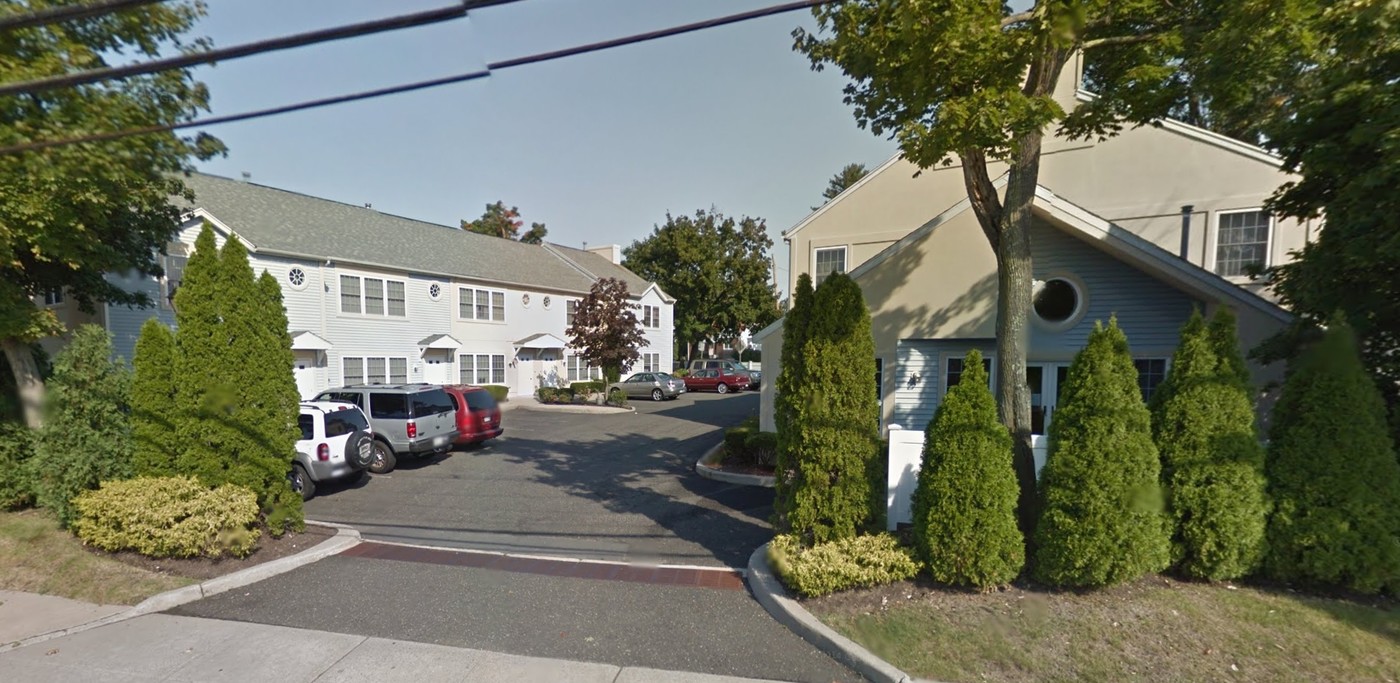 510 Westchester Ave in Rye Brook, NY - Building Photo