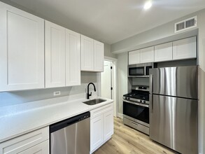 3728 N Kenmore Ave, Unit M01B in Chicago, IL - Building Photo - Building Photo