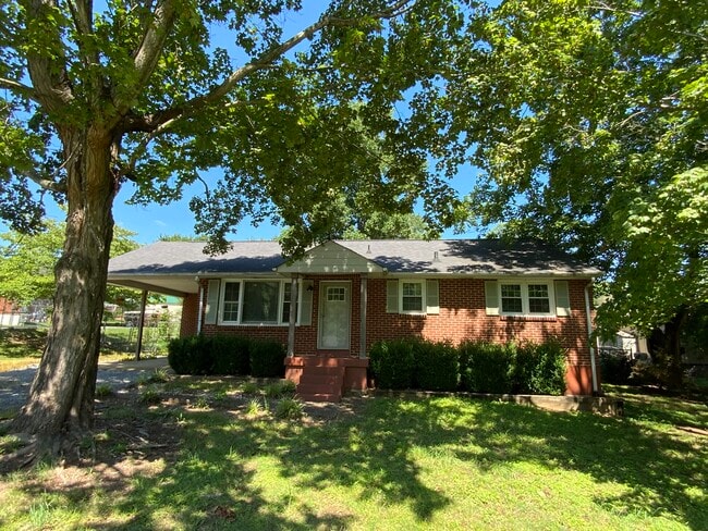 962 Draughon Dr in Greenbrier, TN - Building Photo - Building Photo