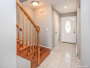 62 A Linwood Rd N in Sands Point, NY - Building Photo - Building Photo