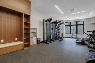 70 Leo M Birmingham Pky, Unit 210 in Boston, MA - Foto de edificio - Building Photo
