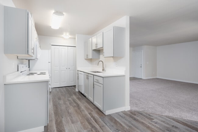 Regency Apartments in Lacey, WA - Foto de edificio - Interior Photo
