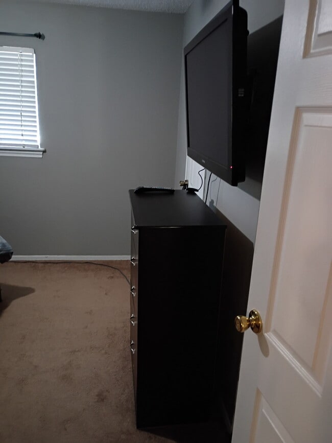 1129 W Avenue J8 in Lancaster, CA - Building Photo - Building Photo