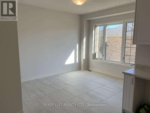 4061 Sixth Line in Oakville, ON - Building Photo - Building Photo