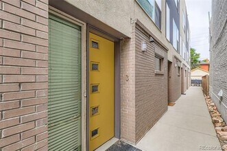 2065 N Downing St in Denver, CO - Foto de edificio - Building Photo