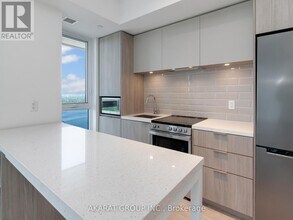 70-4670 Annie Craig Dr in Toronto, ON - Building Photo - Building Photo
