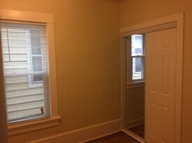 720 E Wright St in Milwaukee, WI - Building Photo