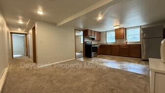 1235-11 1/2 11 1/2 St N in Fargo, ND - Building Photo