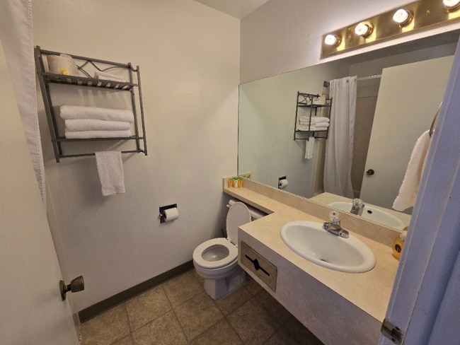 346 W Kansas St in Spearfish, SD - Building Photo - Building Photo