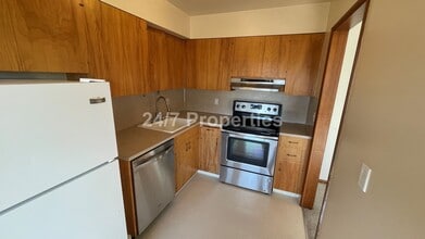 1111 S Gaines St in Portland, OR - Building Photo - Building Photo