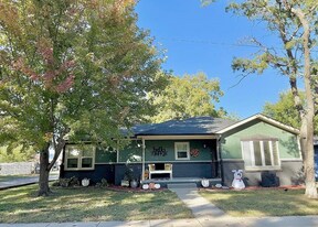 109 E Arlington St in Bennington, KS - Building Photo