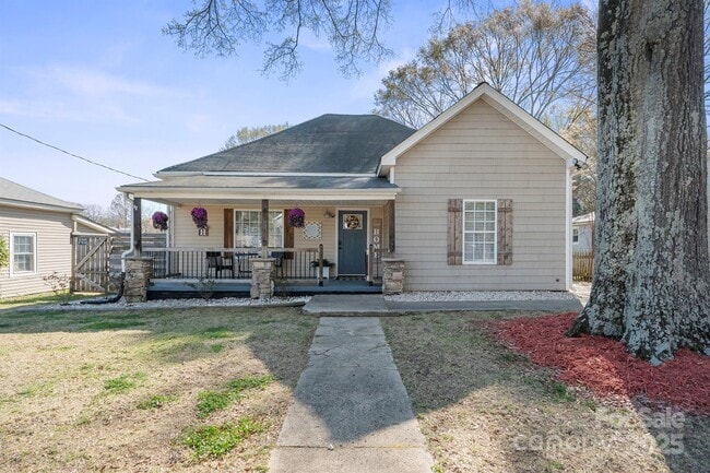property at 41 Selma Dr