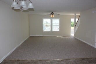 820 Carson Cir in Grottoes, VA - Building Photo - Building Photo