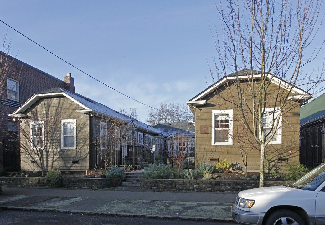 THE BUNGALOWS (condos) in Seattle, WA - Building Photo