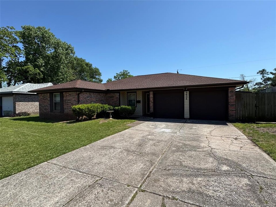 9606 Tiltree St in Houston, TX - Foto de edificio