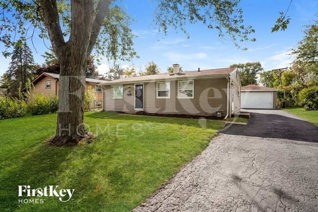 636 Jefferson Ave in Carpentersville, IL - Building Photo - Building Photo