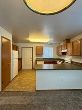 1708 S 11th Ave in Yakima, WA - Building Photo - Building Photo