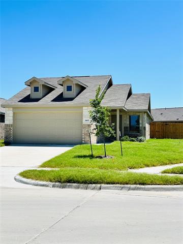 1447 Dovekie Dr in Heath, TX - Building Photo