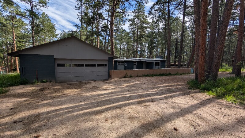 6530 Burrows Rd in Colorado Springs, CO - Building Photo