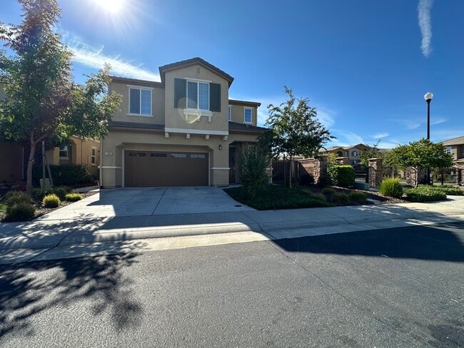 1008 Oakbriar Cir in Roseville, CA - Building Photo - Building Photo