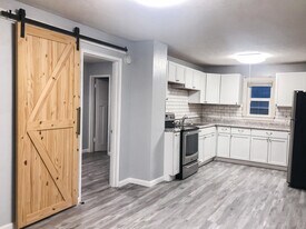 614 N Morrison St, Unit 2