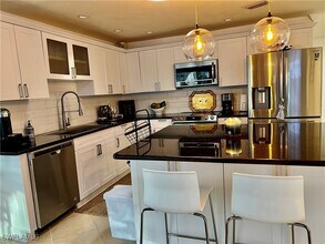 283 Cypress Way W in Naples, FL - Building Photo - Building Photo