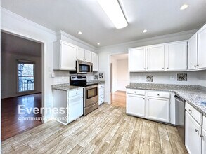 405 Revere Ct in Woodstock, GA - Foto de edificio - Building Photo