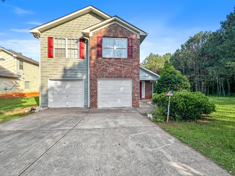 195 Gross Lake Pkwy in Covington, GA - Building Photo