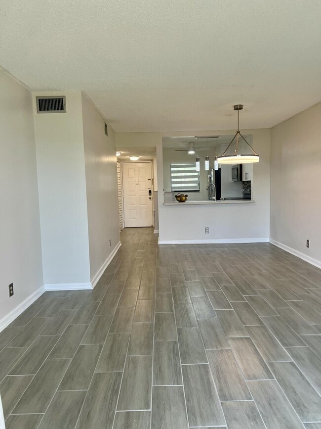 7142 Golf Colony Ct in Greenacres, FL - Building Photo - Building Photo