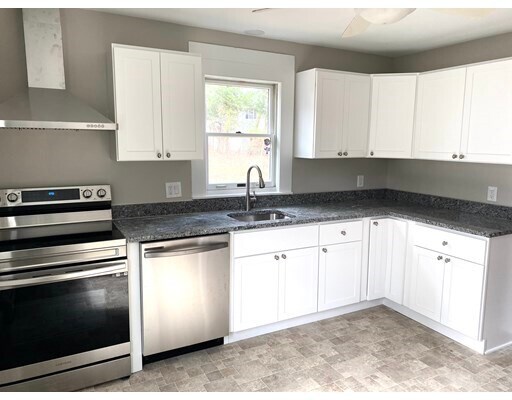 333 Village St-Unit -1a in Millis, MA - Building Photo
