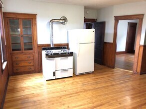 53 Pilgrim Ave, Unit floor 2 in Worcester, MA - Building Photo - Building Photo