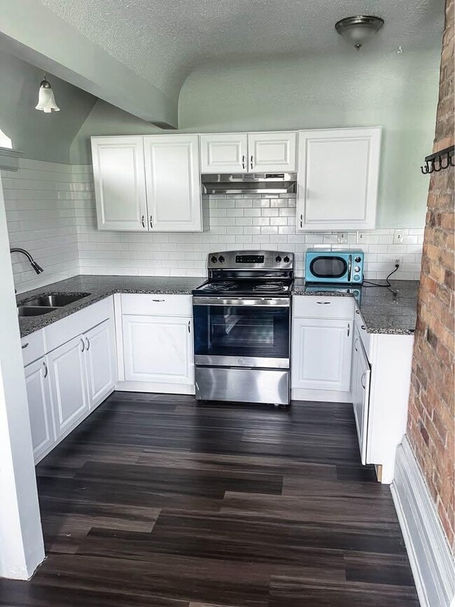 property at 2160 Glenwood