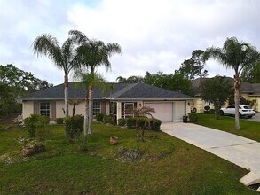142 Rolling Sands Dr in Palm Coast, FL - Building Photo - Building Photo