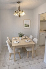 218 NW 9th Ave in Dania Beach, FL - Building Photo - Building Photo