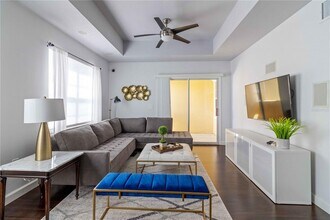 1020 Villagio Cir in Sarasota, FL - Building Photo - Building Photo