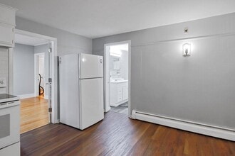 234 Mechanic St, Unit 2 in Leominster, MA - Foto de edificio - Building Photo