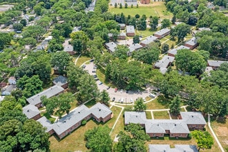 Oakview Apartments in Grand Rapids, MI - Building Photo - Building Photo