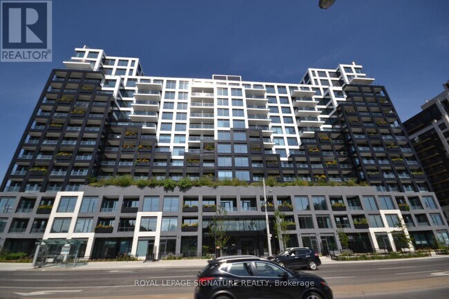 1100 Sheppard Ave W in Toronto, ON - Building Photo - Building Photo