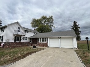 7555 Finzel Rd in Whitehouse, OH - Building Photo - Building Photo