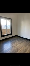 208 1/2 W 42nd Pl in Los Angeles, CA - Building Photo - Building Photo