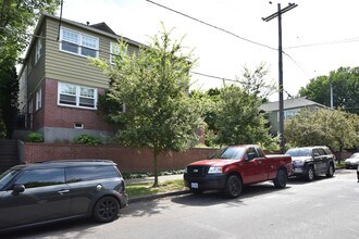 2480 NW Quimby St in Portland, OR - Building Photo - Building Photo