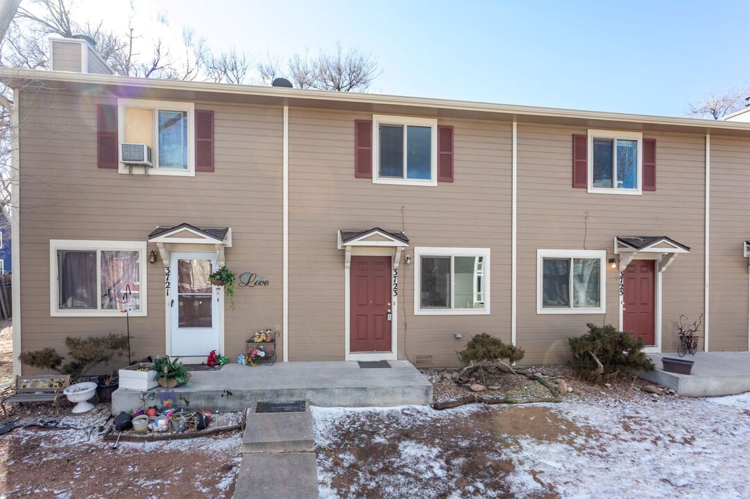 3721-3727 Red Canon Pl in Colorado Springs, CO - Building Photo