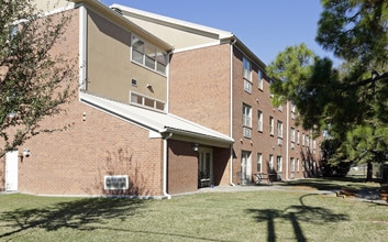 Pine Street in New Orleans, LA - Building Photo - Building Photo