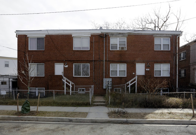 2905 Fairlawn Ave SE in Washington, DC - Building Photo - Building Photo